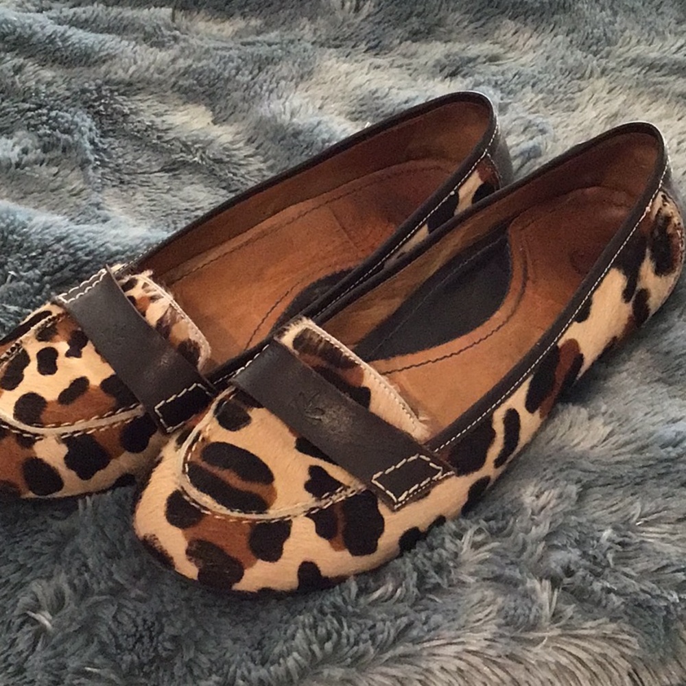 Michael Toschi flats, leopard print, see closeups, inside soles lift, size 39.5